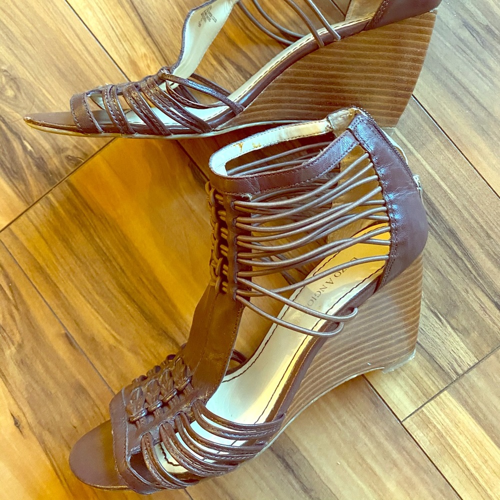 Cool Enzo Angiolini brown, wedge sandals.